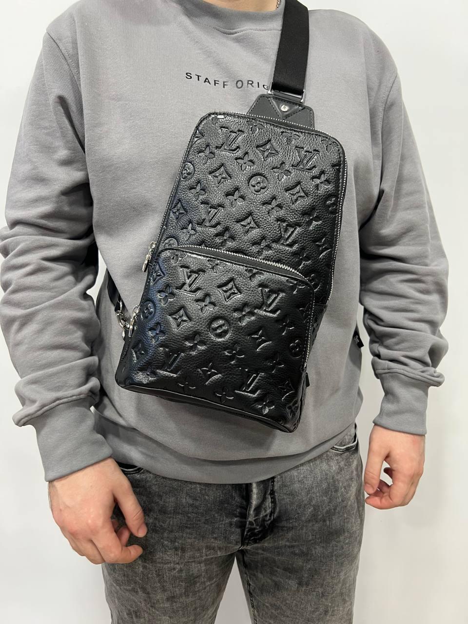 Чоловіча сумка слінг Луї Вітон Нагрудна туристична Louis Vuitton шкіряна через плече Ділова сумка чорна, фото 1