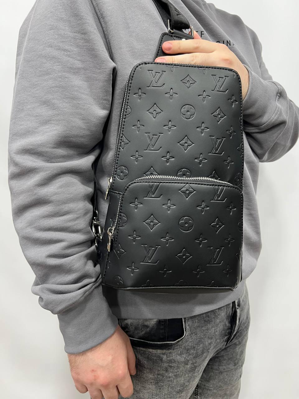 Чоловіча сумка слінг Луї Вітон Нагрудна туристична Louis Vuitton шкіряна через плече Ділова сумка чорна, фото 1