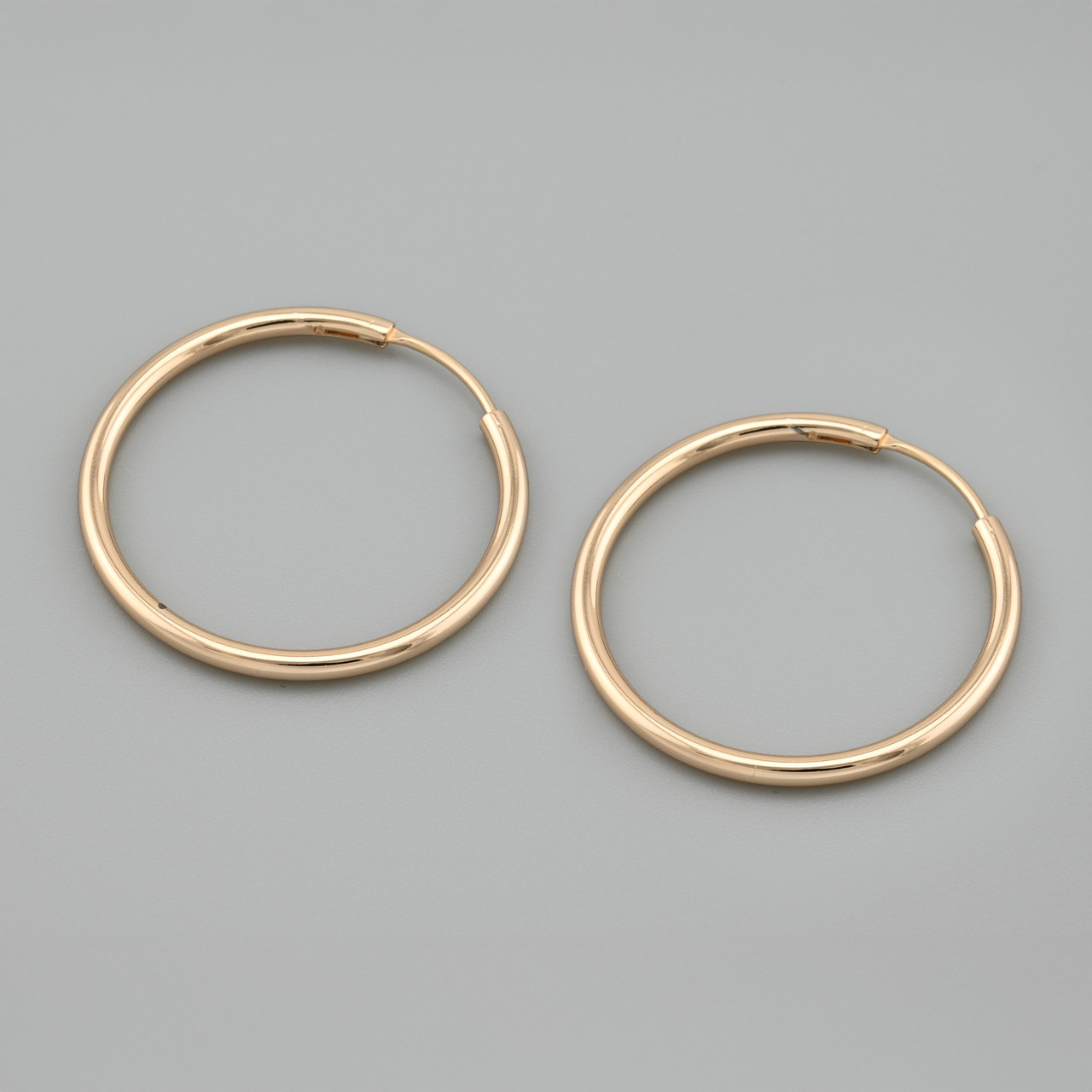 УЧІНКА Сережки кільця 30398расп подряпини плями розмір 30х2 мм вага 4.5 г позолота 18К, фото 1