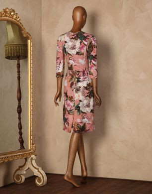 Плаття жіноче рожеве Троянди приталене на фігурі ошатне стильне модне