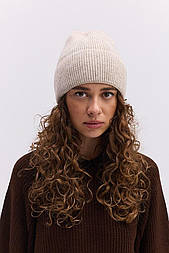 В'язана зимова шапка-ковпак із закотом