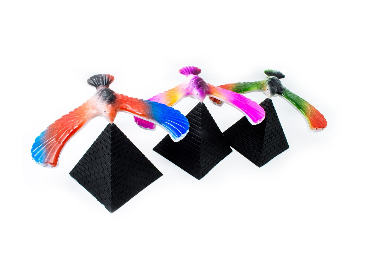 Орел на піраміді великий