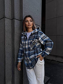 Тепла жіноча кофта з флісу на змійці з капюшоном у синю карту