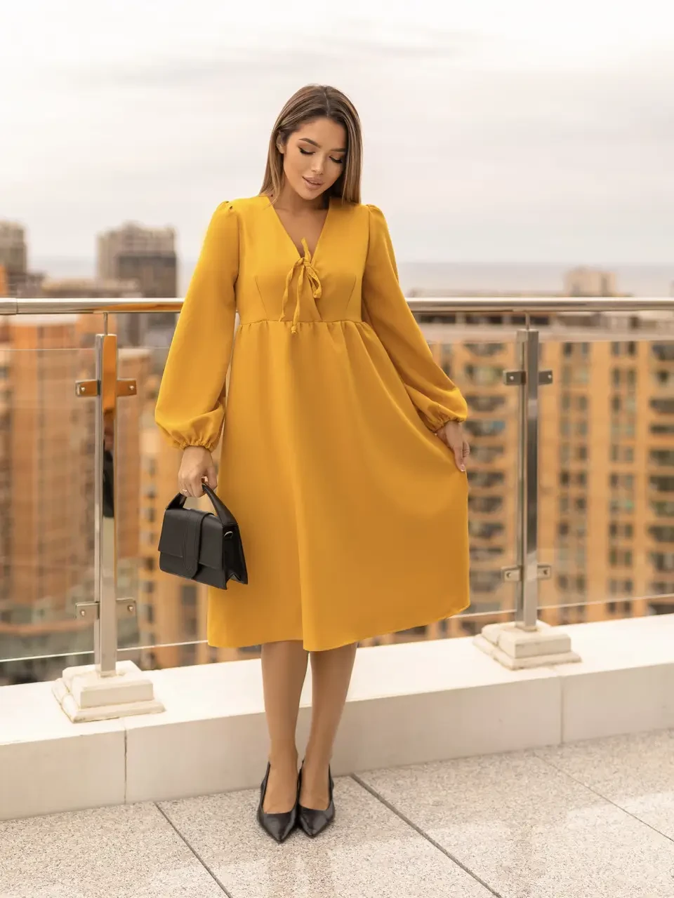 Жіноча вільна сукня з об'ємними рукавами гірчичного кольору, фото 1