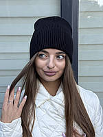 Шапка жіноча базова демісезонна Fero в рубчик чорна