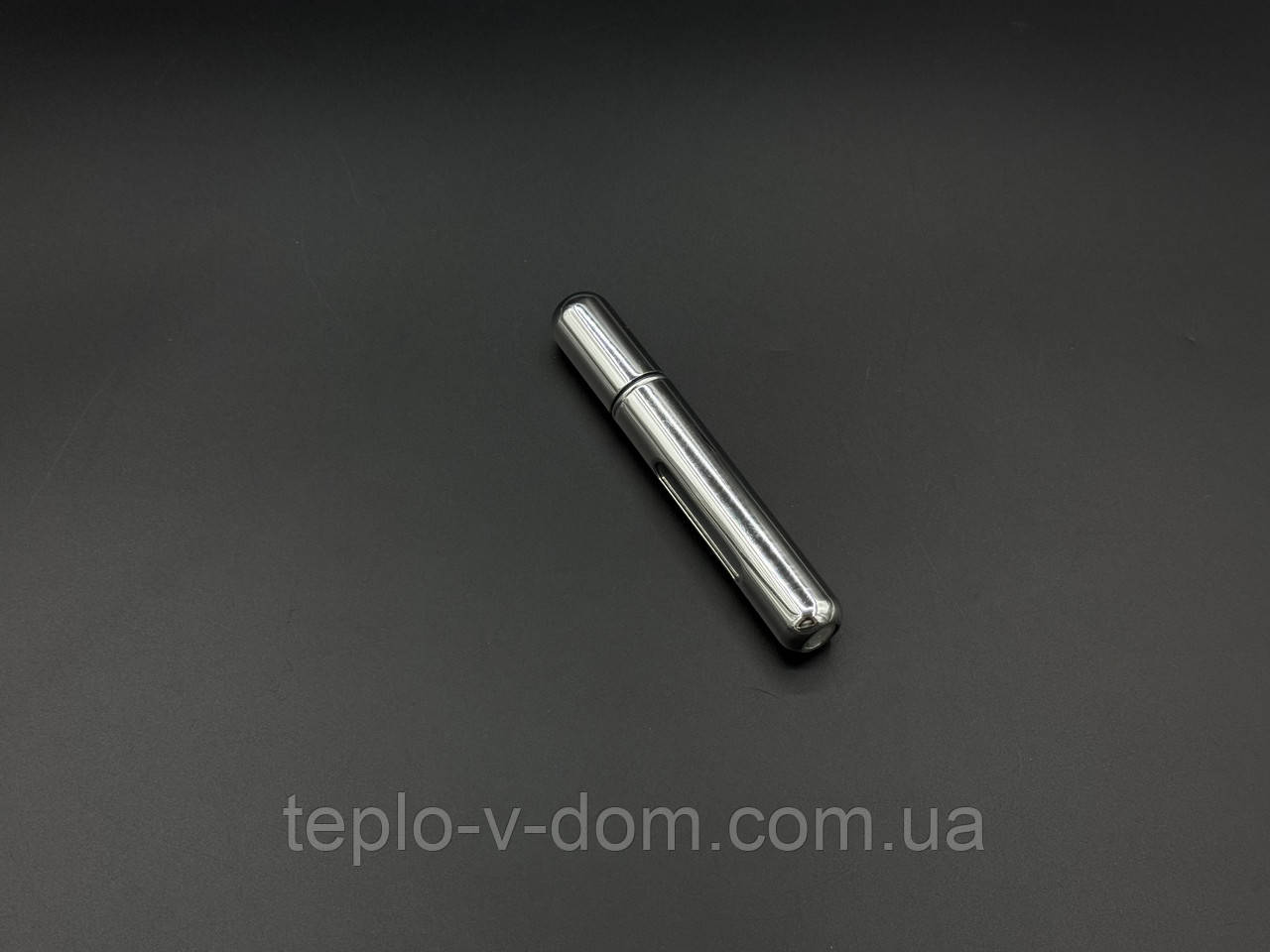 Атомайзер для спрей-духів з отвором для наповнення 109х17мм на 8мл. Срібний колір, глянцеві.