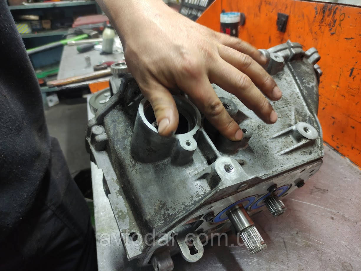 Ремонт КПП Skoda Fabia Заміна заднього підшипника, фото 1