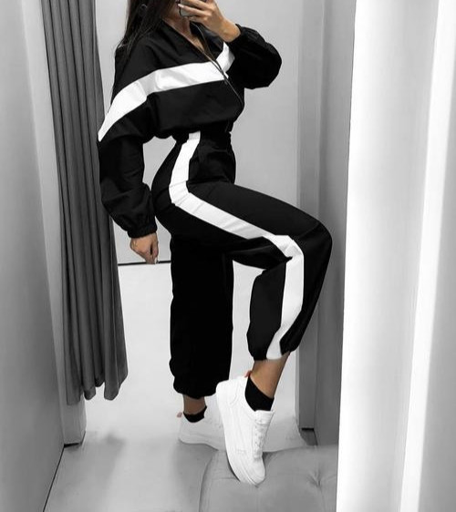 Спортивный костюм женский с лампасами