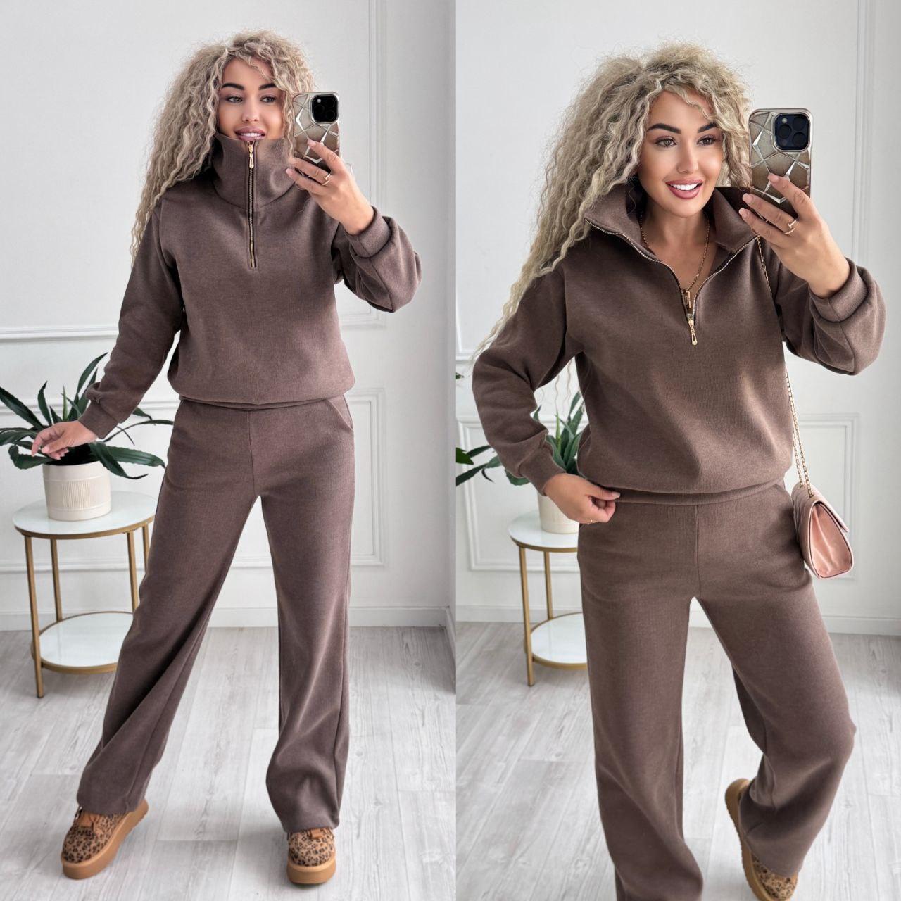 Теплий коричневий жіночий костюм зі щільного трикотажу у вільному стилі, фото 1