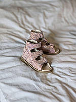 Дитячі високі ортопедичні босоніжки з фіксуючим задніком на липучках для дівчинки 25 розмір, фото 3