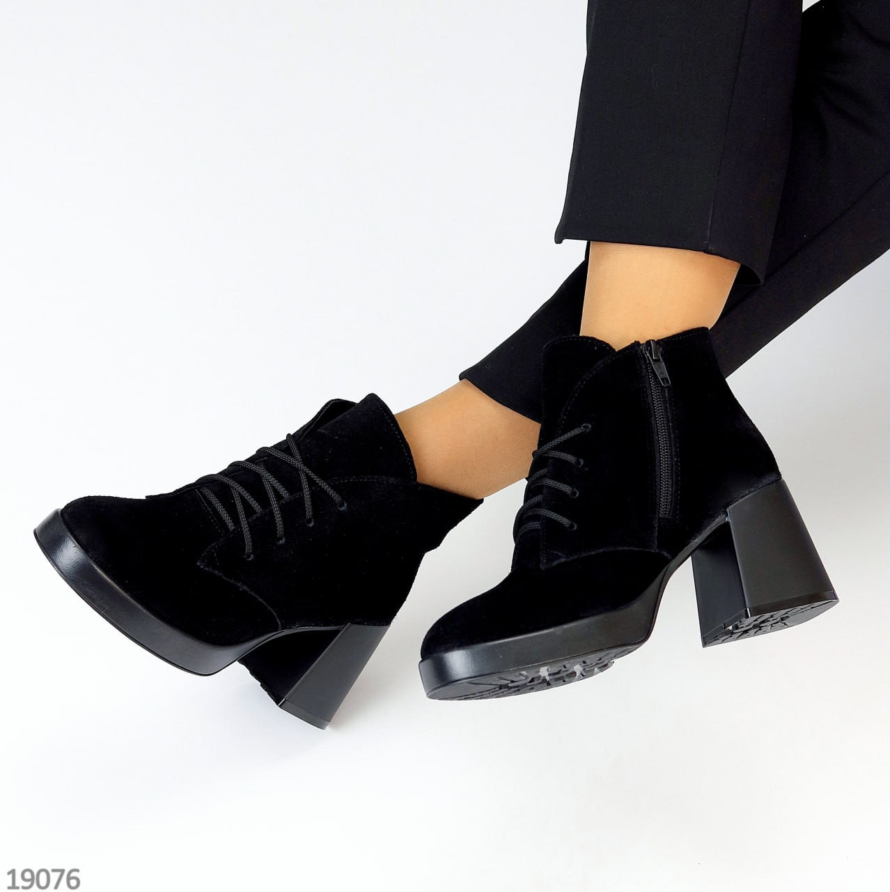 Шикарні чорні ботильйони натуральна замша на стійких підборах 40, фото 1