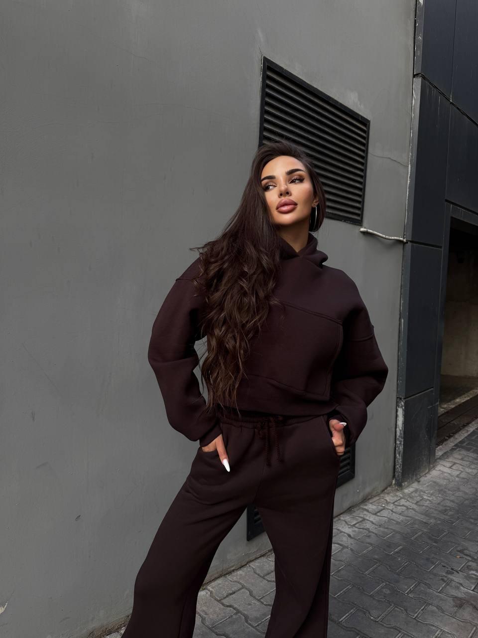 Коричневий жіночий стильний теплий базовий костюм-двійка з тринитки на флісі: Вільні Штани та Худі, фото 1