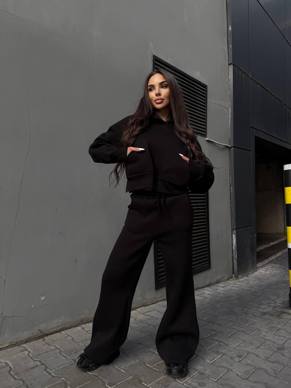 Чорний жіночий стильний теплий базовий костюм-двійка з тринитки на флісі: Вільні Штани та Худі, фото 1