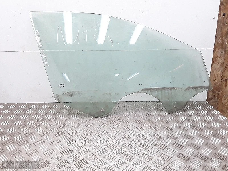 Скло переднє праве шкода рапід, фото 1