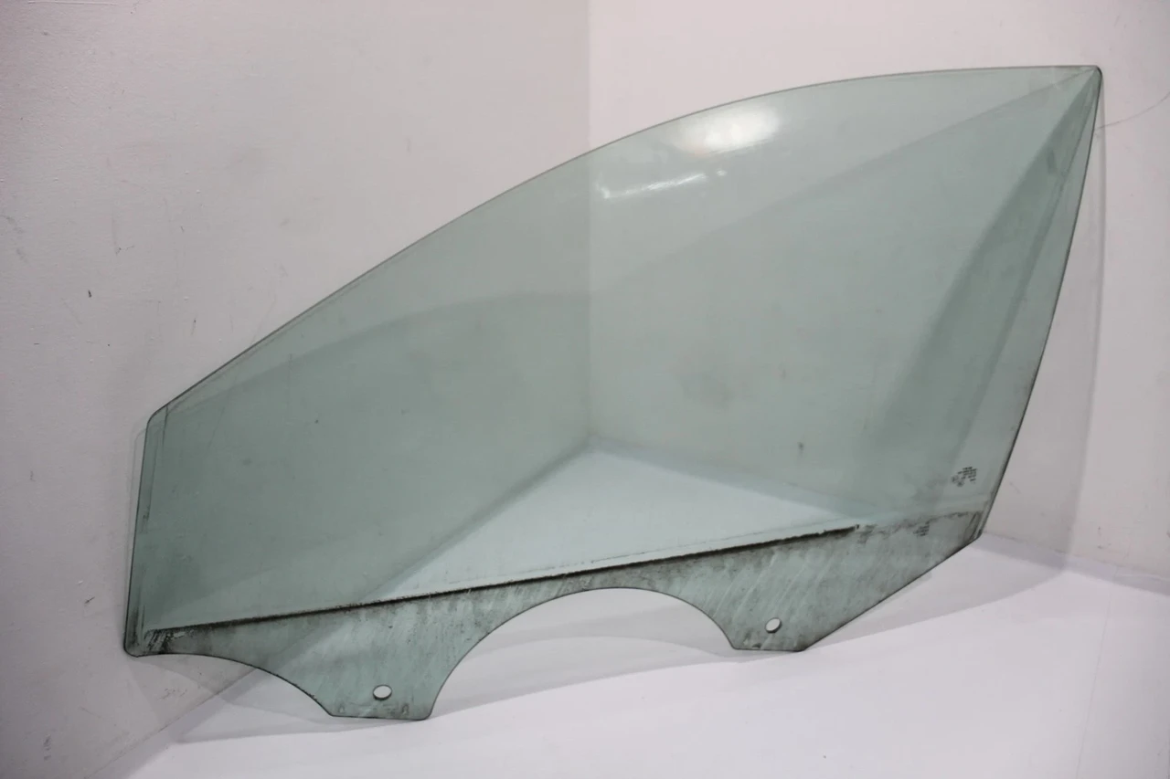 Скло преднє ліве шкода рапід, фото 1