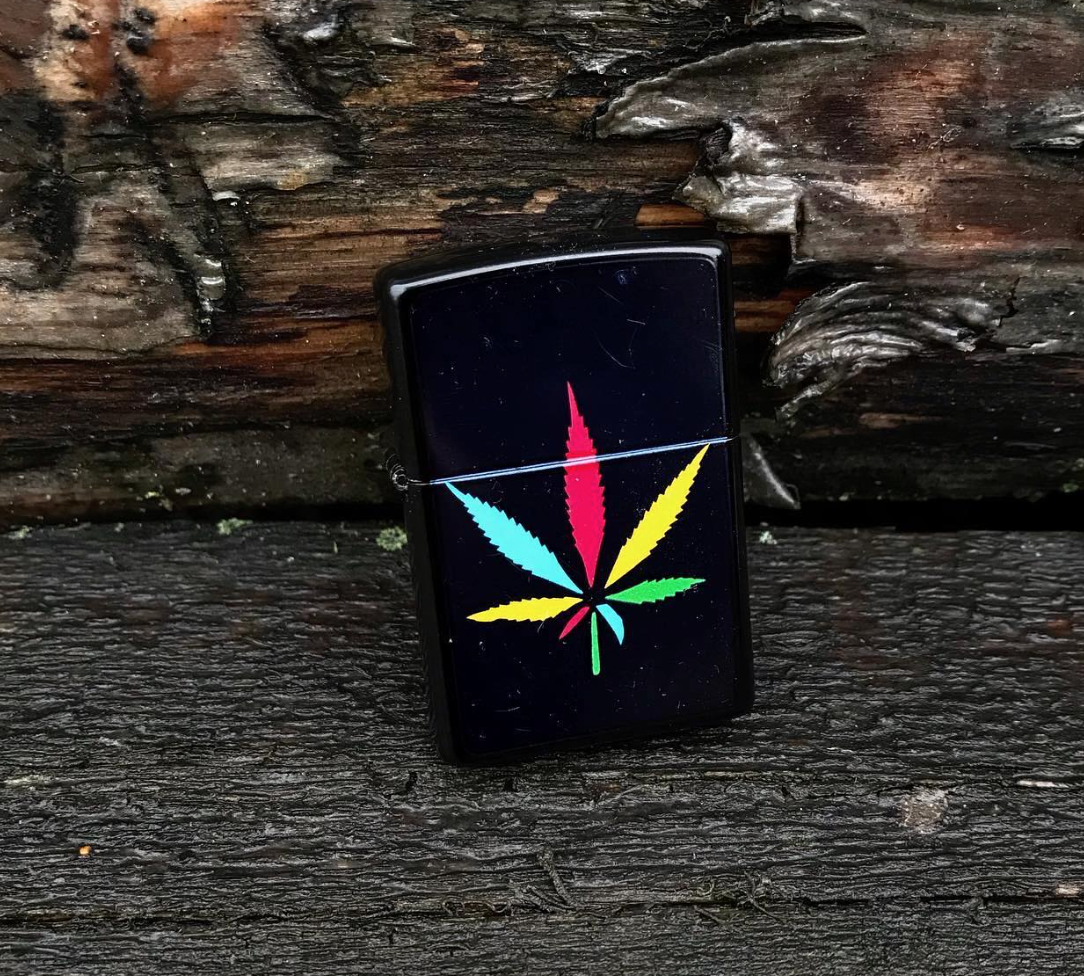 Бензинова запальничка Zippo «Rastaman», фото 1