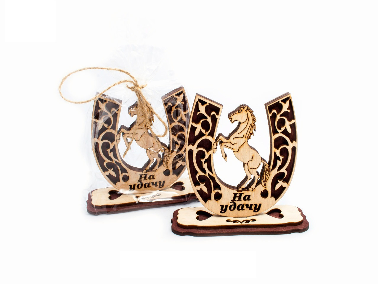 Дерев'яні статуетки обереги на удачу