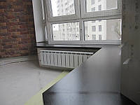 Встановлення підвіконь складної форми із WERZALIT у декорі Венге.