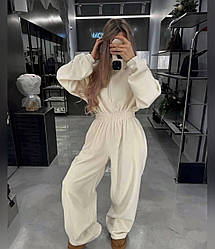 Молочний жіночий теплий комбінезон осінь-зима з двостороннього флісу з блискавкою та гумкою на талії