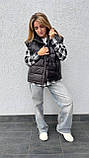 Чорна жіноча стьобана жилетка на кнопках, фото 4