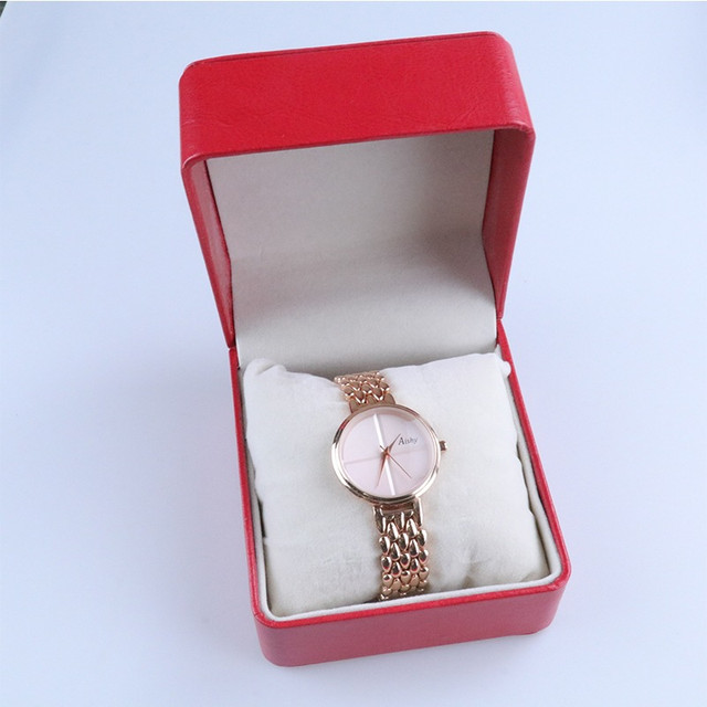 Подарочная коробка для браслетов и часов красная. Стильный футляр с подушечкой и упаковкой