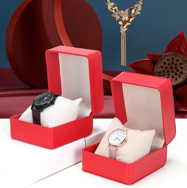 Подарочная коробка для браслетов и часов красная. Стильный футляр с подушечкой и упаковкой