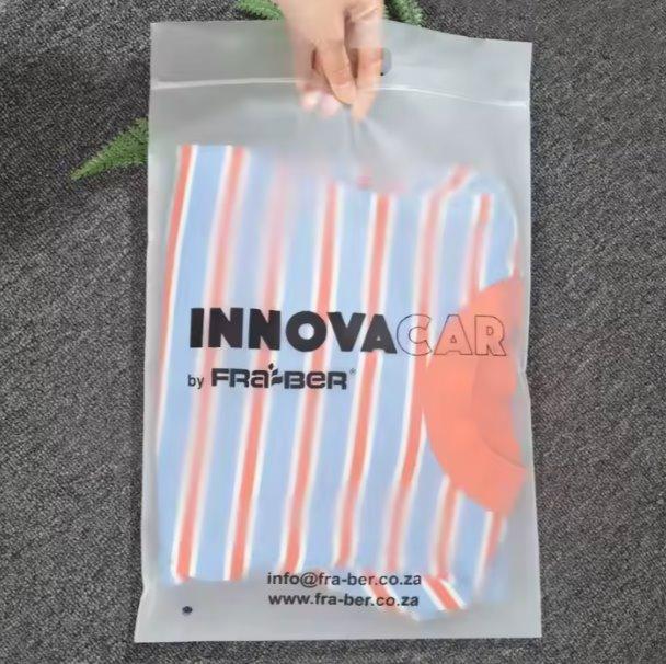 Матовий SLIDER пакет 28x35 см з ручкою Пакети поліетиленові із замком СЛАЙДЕР і логотипом, фото 1