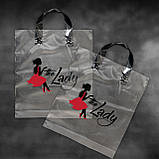 Пакет прозорий 40×45 см з чорною петлевою ручкою Щільність 60 мкм до 4 кг З фірмовим логотипом, фото 2