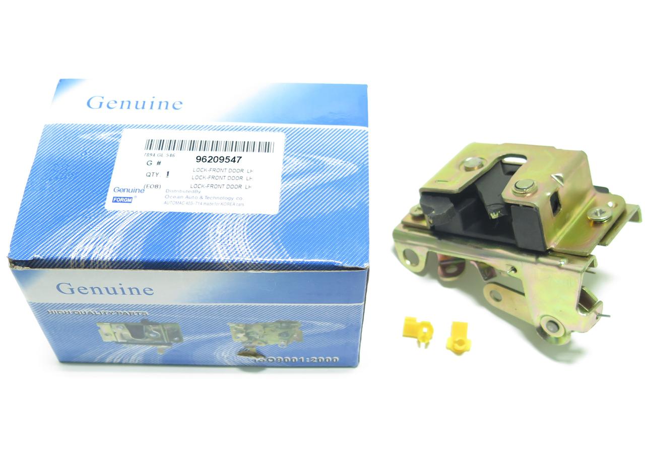 Замок дверей Нексия передній правий Genuine Корея 96209547