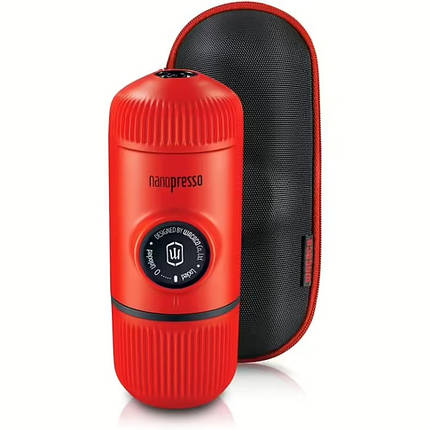Портативна еспресо-кавоварка Wacaco Nanopresso червона з чохлом, фото 1