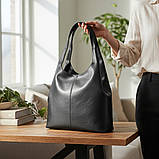 Велика жіноча сумка хобо на плече з екошкіри чорна якісна вміщує А4, фото 7