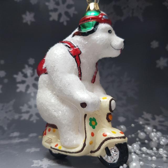 Скляна ялинкова прикраса Білий ведмідь на скутері Impuls. асортимент як Irena, Komozja