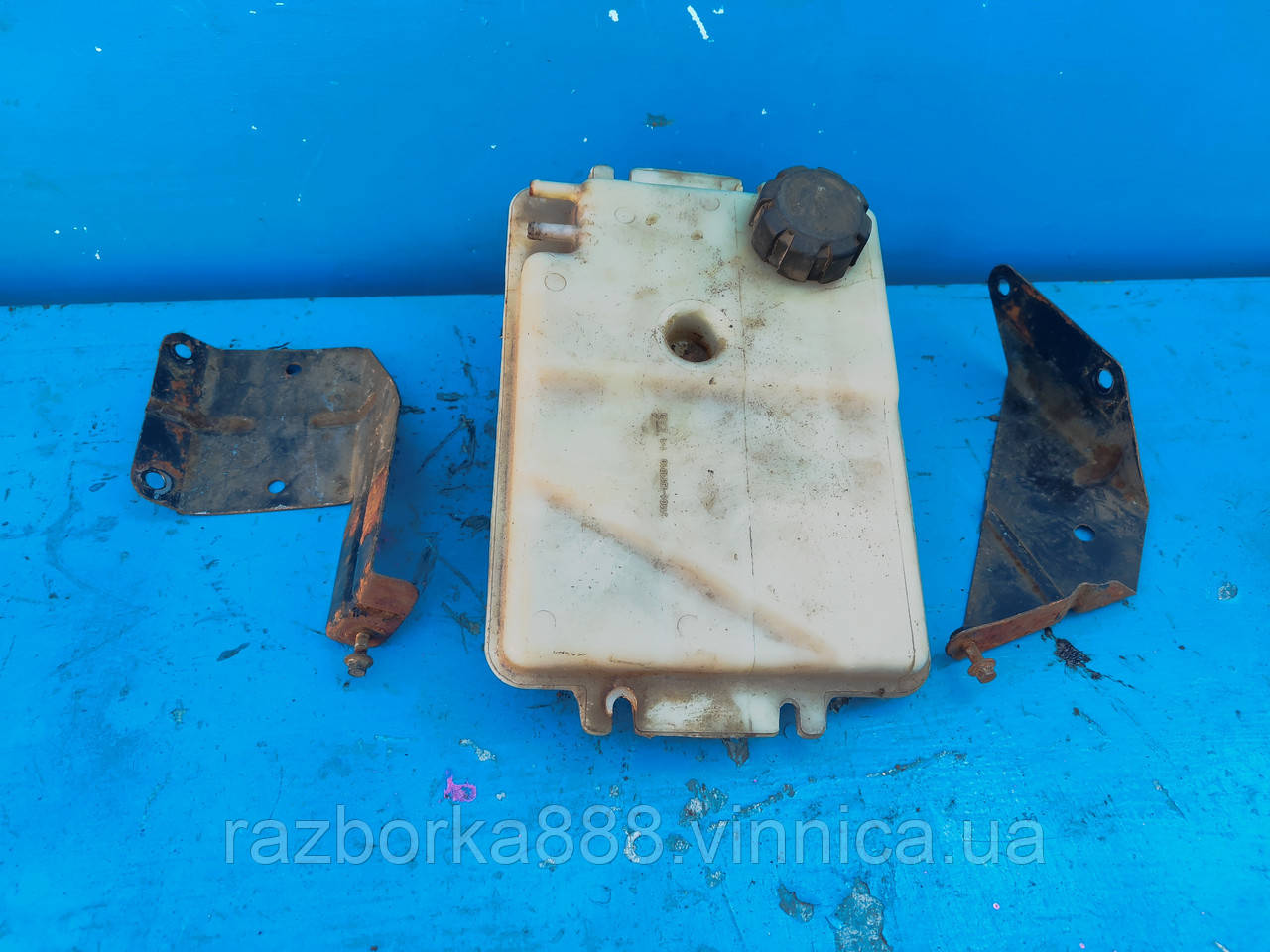 Бачок розширюючий в зборі з кроншейнами ГАЗ 31105, фото 1