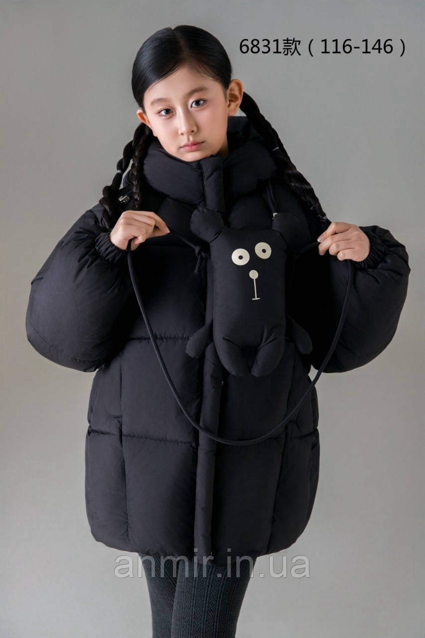 Куртка пуфер зимова дитяча з іграшкою для дівчинки 6-11 років, колір чорний