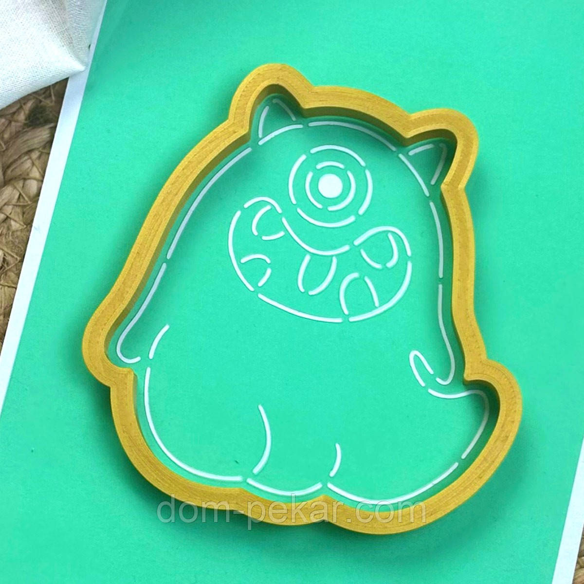 Монстрік 2 вирубка з трафаретом 10*9,6 см (TR-2)