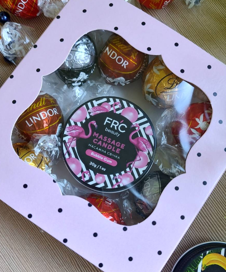 Подарунок до Дня Вчителя. Подарунковий набір з цукерками.  Подарунковий набір для догляду за руками., фото 1