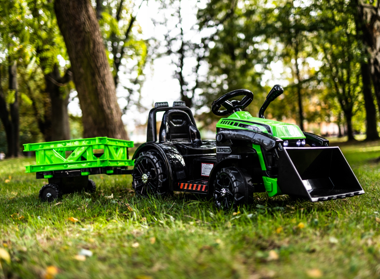 Акумуляторний трактор із причепом — лопатою Joy4kids ZP1001C, фото 1