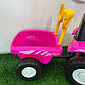 Дитяча електромобіль каталка толокар 2 в 1 Трактор M 6153 з причепом і інструментами Рожевий, фото 7