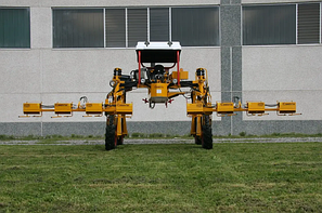 Самохідні машини для зрізання суцвіть