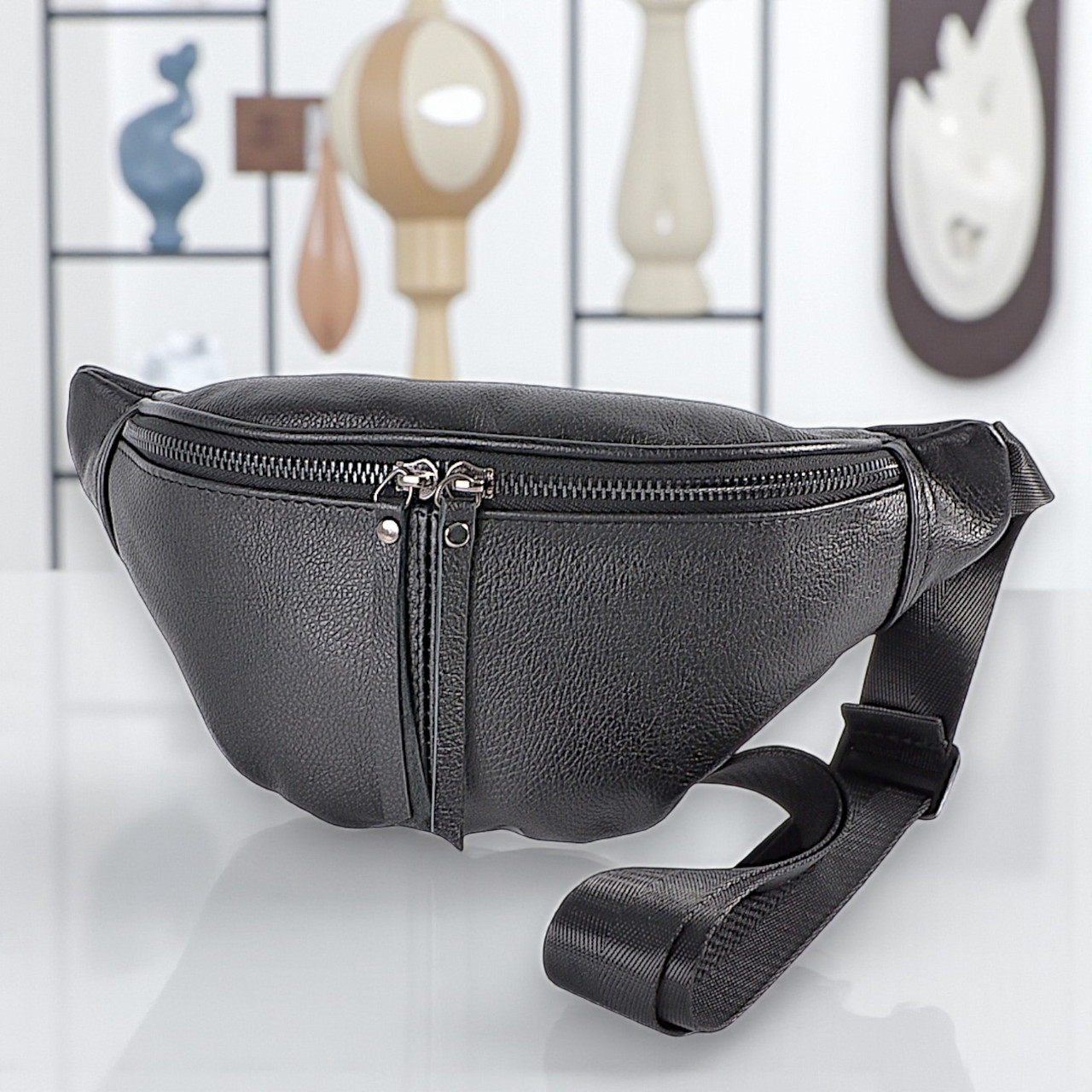 Шкіряна поясна сумка жіноча бананка через плече чорна з натуральної шкіри, фото 1