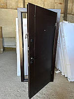 Вхідні утеплені двері для квартир і приватних будинків