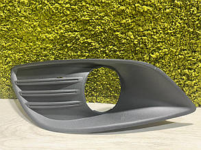 Решітка протитуманної фари лівої Ford Focus 2 2008-2010 Решітка бампера передня ліва Форд Фокус 2 8M5119953AE