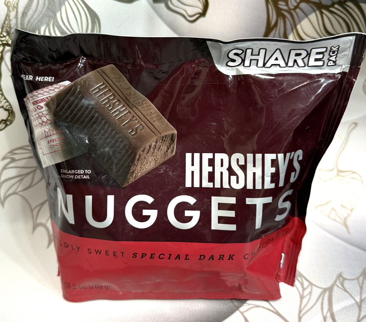 Цукерки Hershey's Nuggets Special Dark чорний шоколад