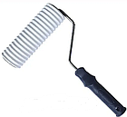 Валик гумовий структурний з пластиковою ручкою декоративний СМУЖКИ 60 мм довжина 180 мм, фото 2