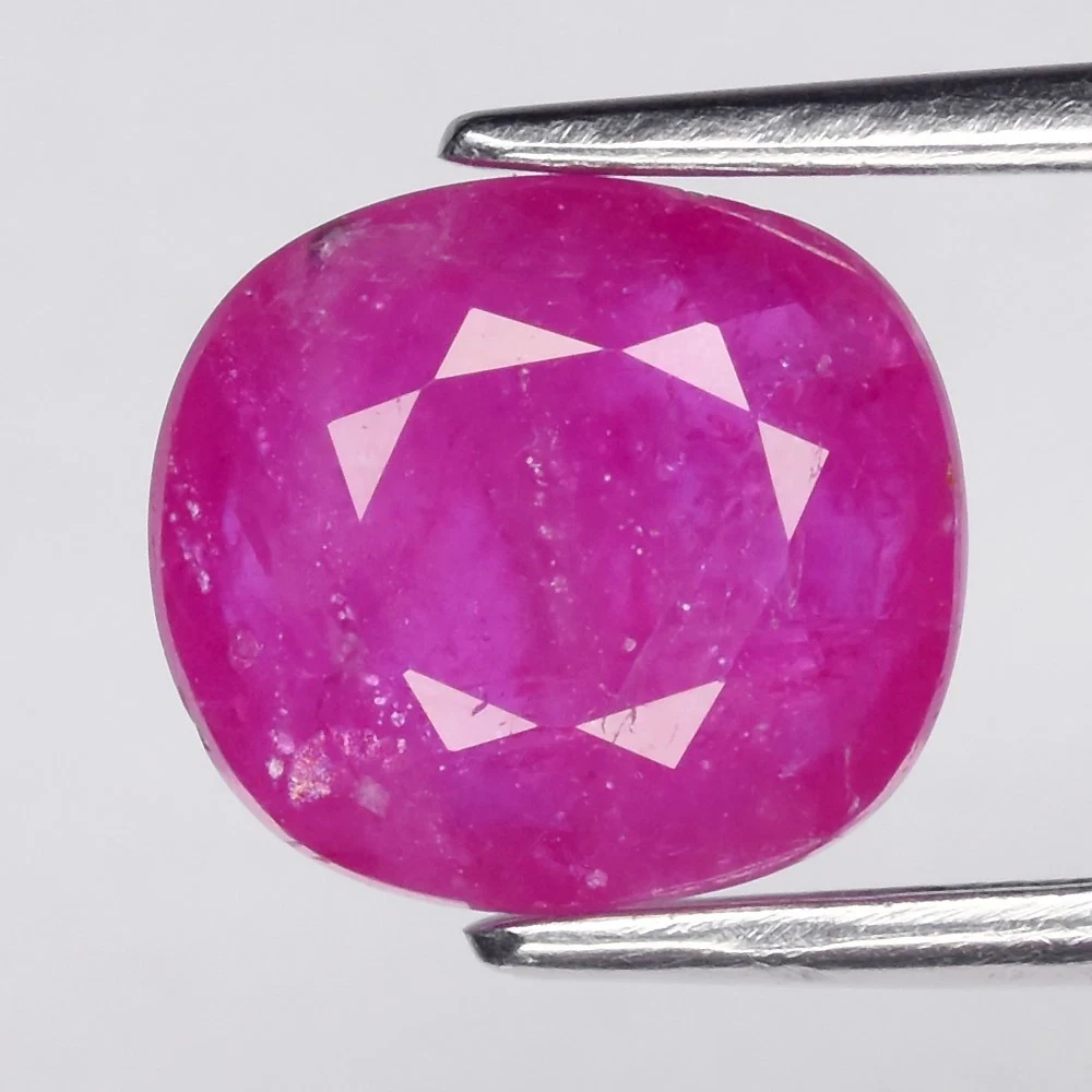 2.72 кт Природний рожевий сапфір без оброблення