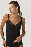 Женская майка черная приталенная на тонких бретелях с кружевом L