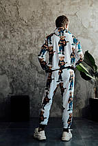 Комфортний білий чоловічий спортивний костюм з модним принтом, фото 3