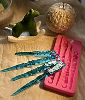 Молд «Бурульки» на 4 форми, з частково кристалічною поверхнею та фінішним покриттям.