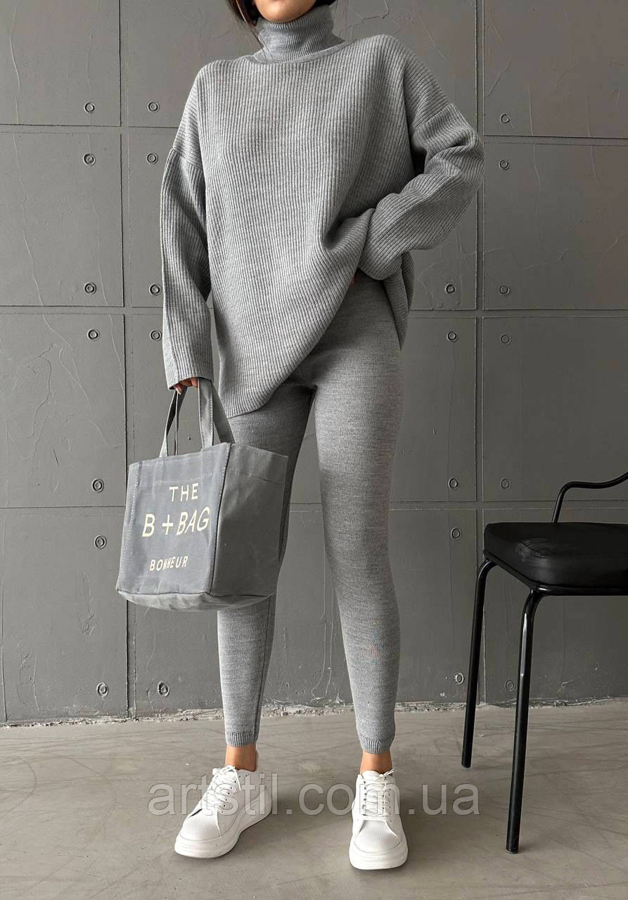Вязаний теплий жіночий костюм лосіни і туніка з комірцем світло-сірий, фото 1