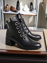 Черевики ботильйони жіночі демісезонні осінні шкіряні на товстому широкому каблуці підборі 38р